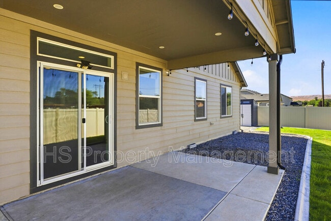 Building Photo - 1918 S Elm Pl
