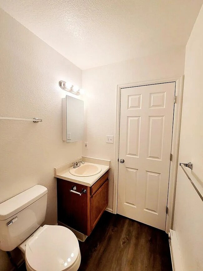 Building Photo - 1707 Oakshire Ln