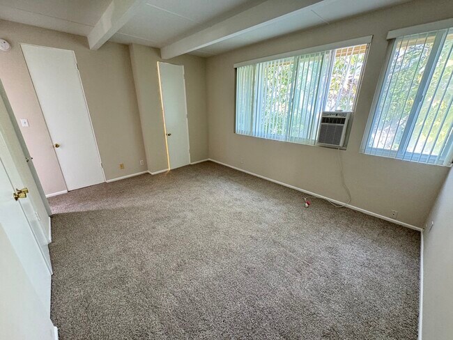 Building Photo - 11500 Rochester Ave