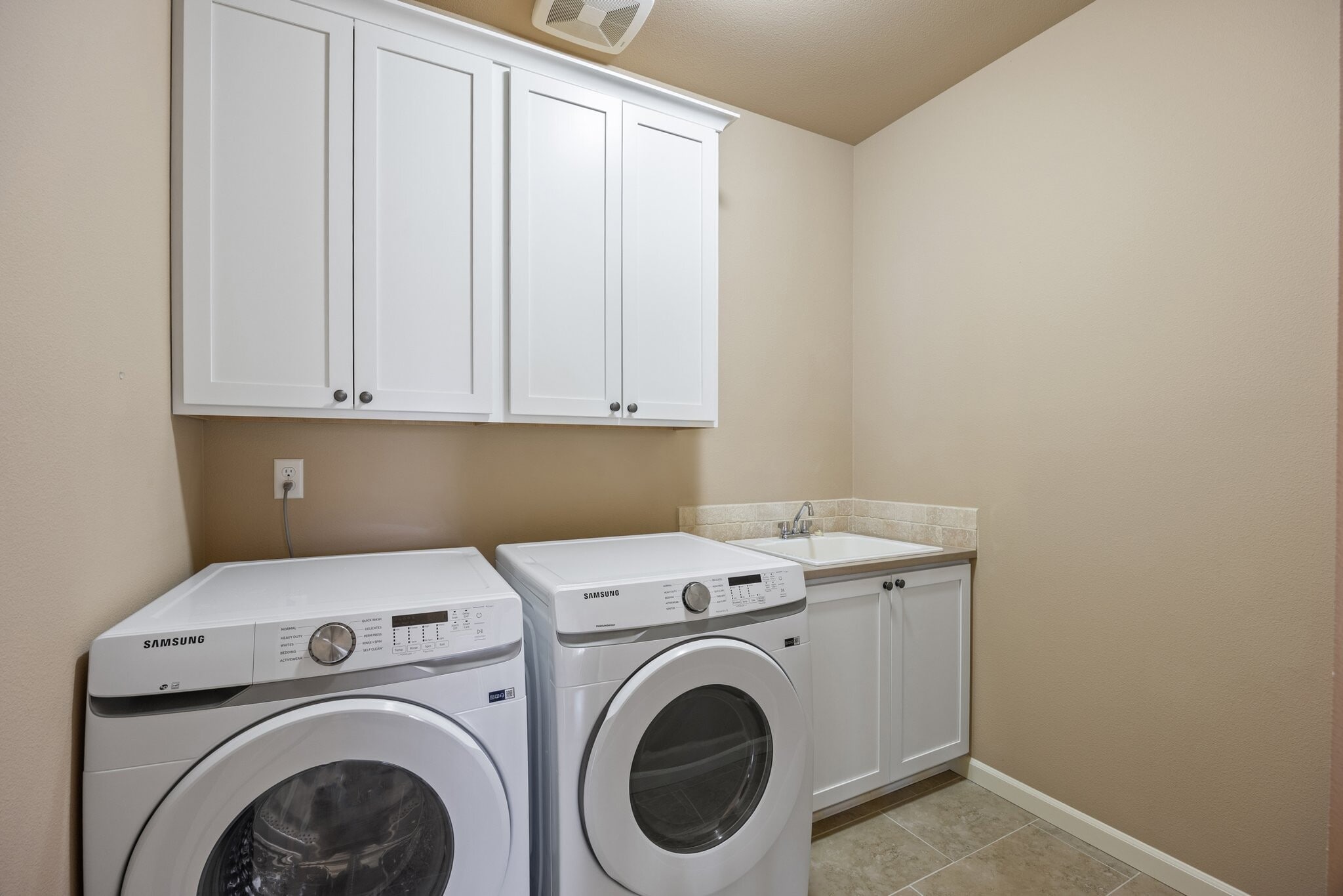 Building Photo - 4609 Junco St
