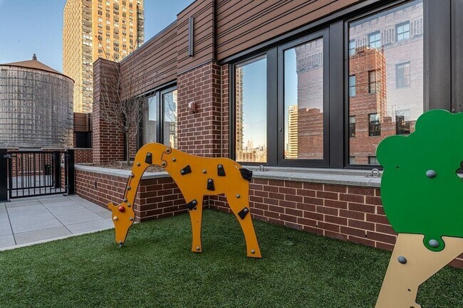 Building Photo - 10 Provost St