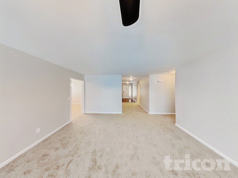 Building Photo - 4012 Eastside Ct