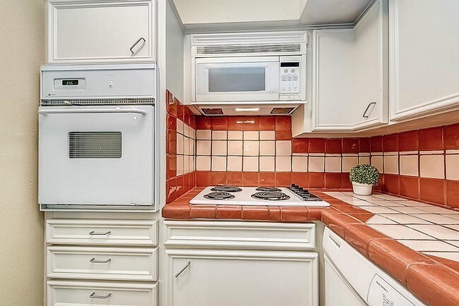 Building Photo - 5353 Institute Ln