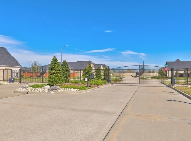 Building Photo - 28710 Wildthorne Ct