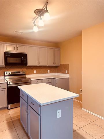 Building Photo - 2041 Hanakoa Falls Dr