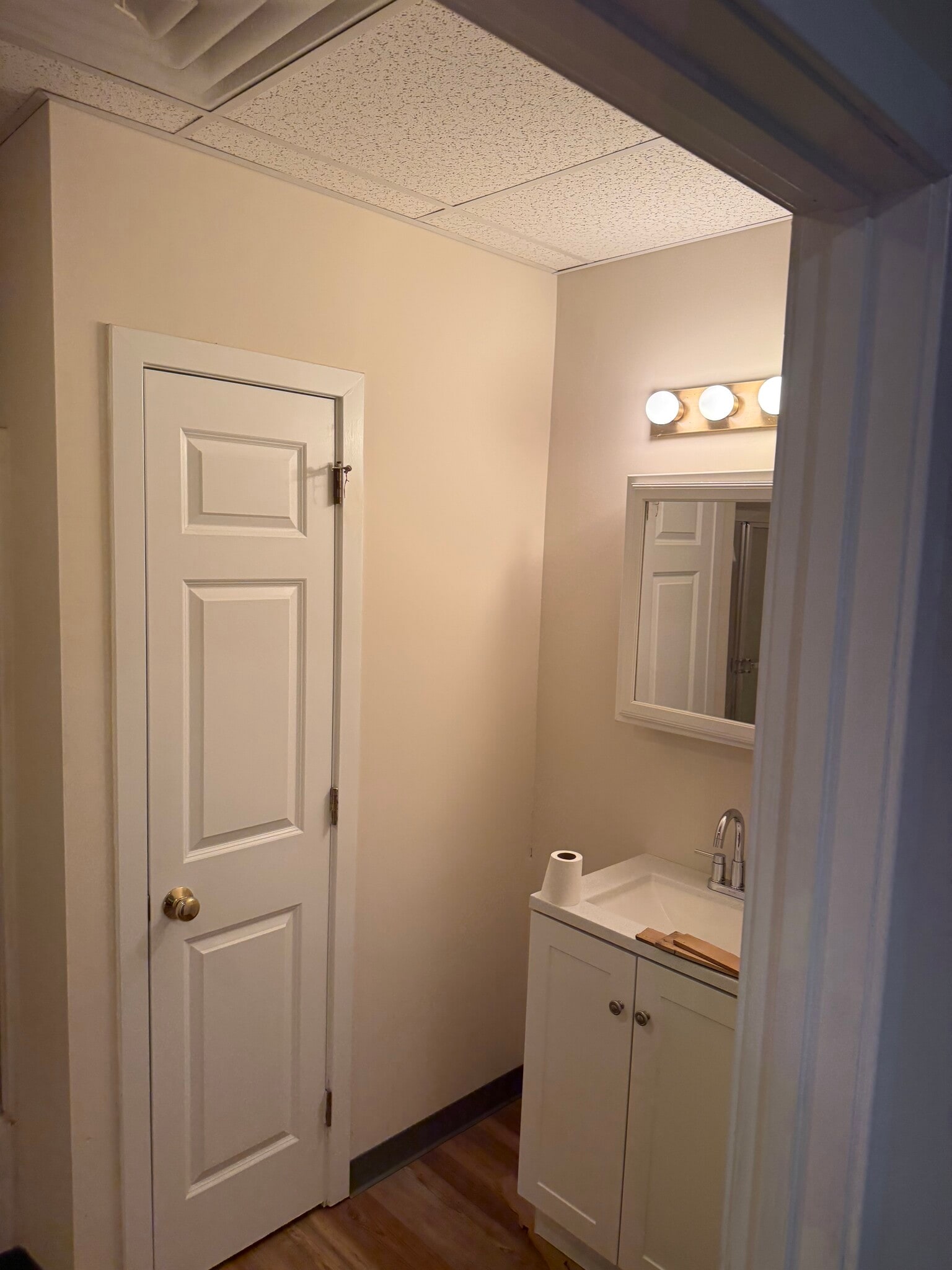 Building Photo - 100 Center St