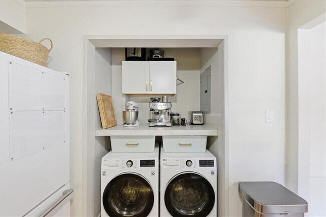 Building Photo - 133 Woodmere Square NW