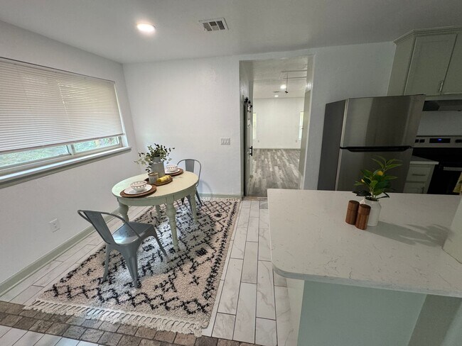 Building Photo - Completely remodeled 3 bed 1 & 1/2 bath ho...