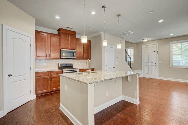 Building Photo - AVAILABLE NOW!-BUNGALOW STYLE HOME IN MORRISVILLE