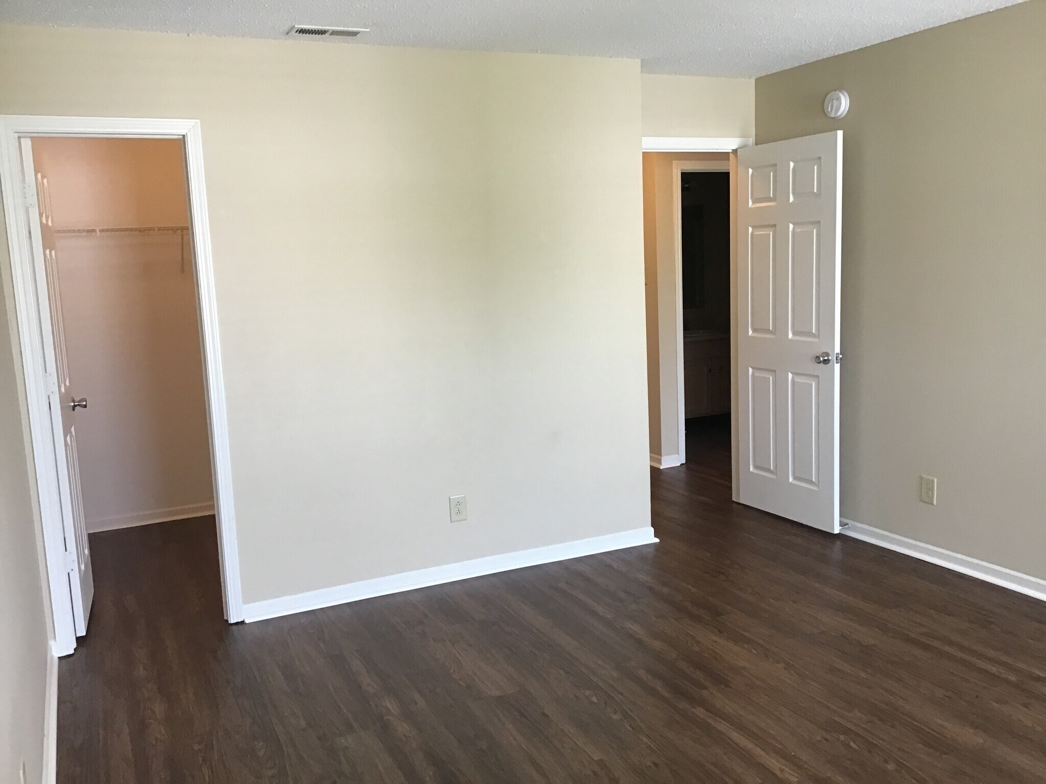 Building Photo - 12645 Republic Dr