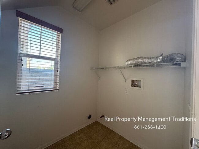 Building Photo - Ana Verde Hills - 4 bedroom, 3 bath!