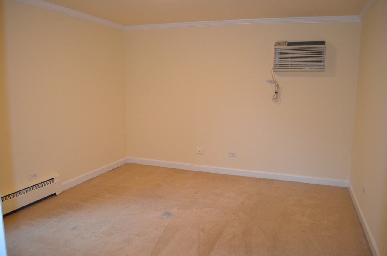 Building Photo - 2407 North Kennicott Drive