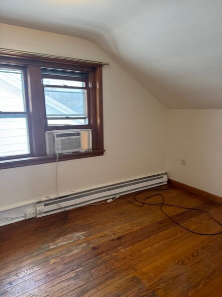 Building Photo - 903 Price St