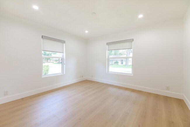 Building Photo - 7412 Fenton Dr