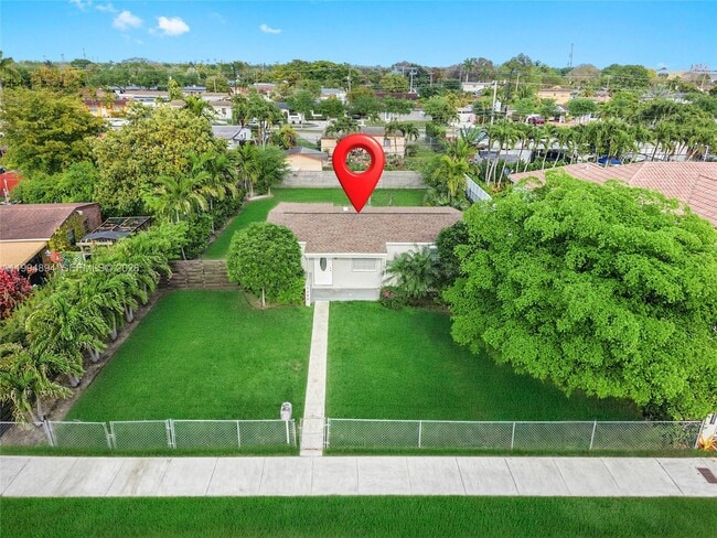 Building Photo - 5401 SW 97th Ct