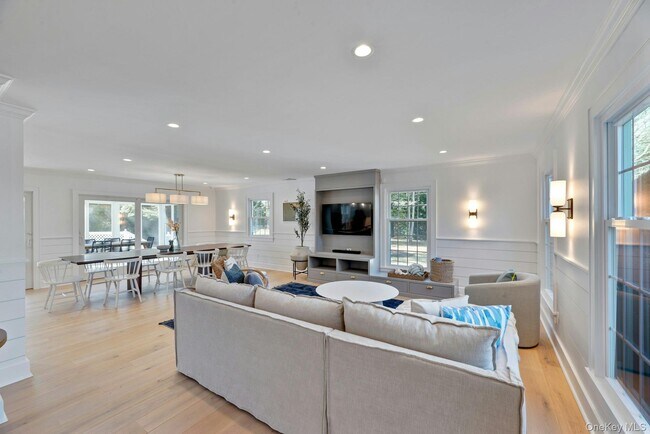 Building Photo - 110 Sleepy Hollow Ln