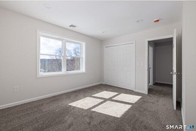 Building Photo - 75 High St