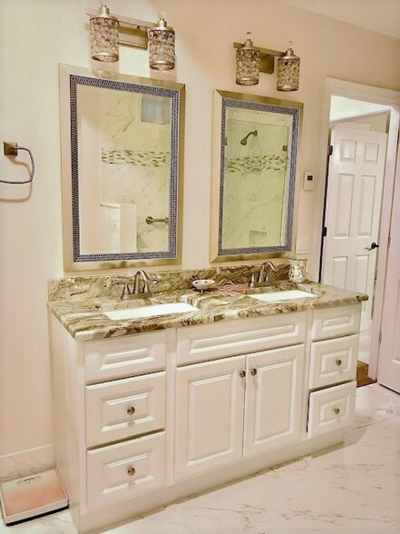 Double Granite bath vanity - 407 Clubview Dr