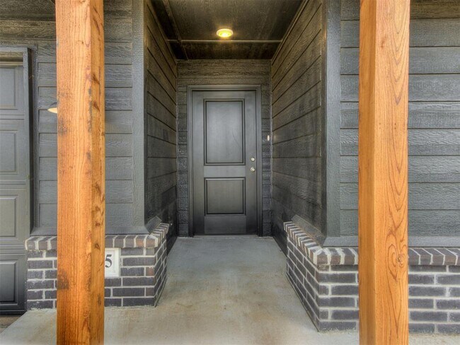 Building Photo - 10645 SW 18th St
