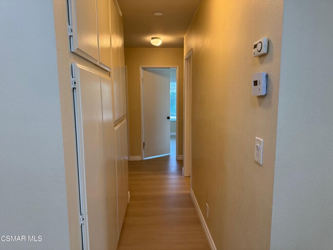 Building Photo - 846 Lindawood St