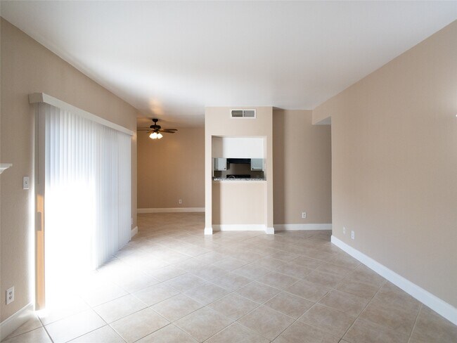 Building Photo - 6500 Harbor Town Dr