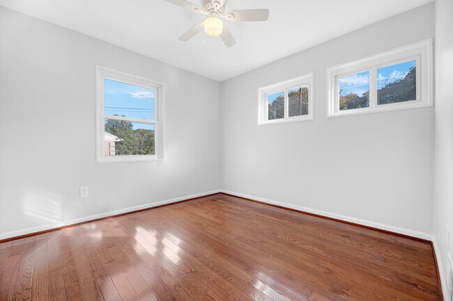 Building Photo - 6112 The Parkway