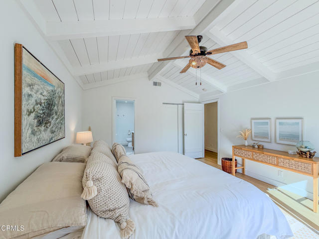 Building Photo - 4954 Dolphin Way