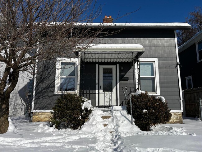 Building Photo - 556 Southwood Ave