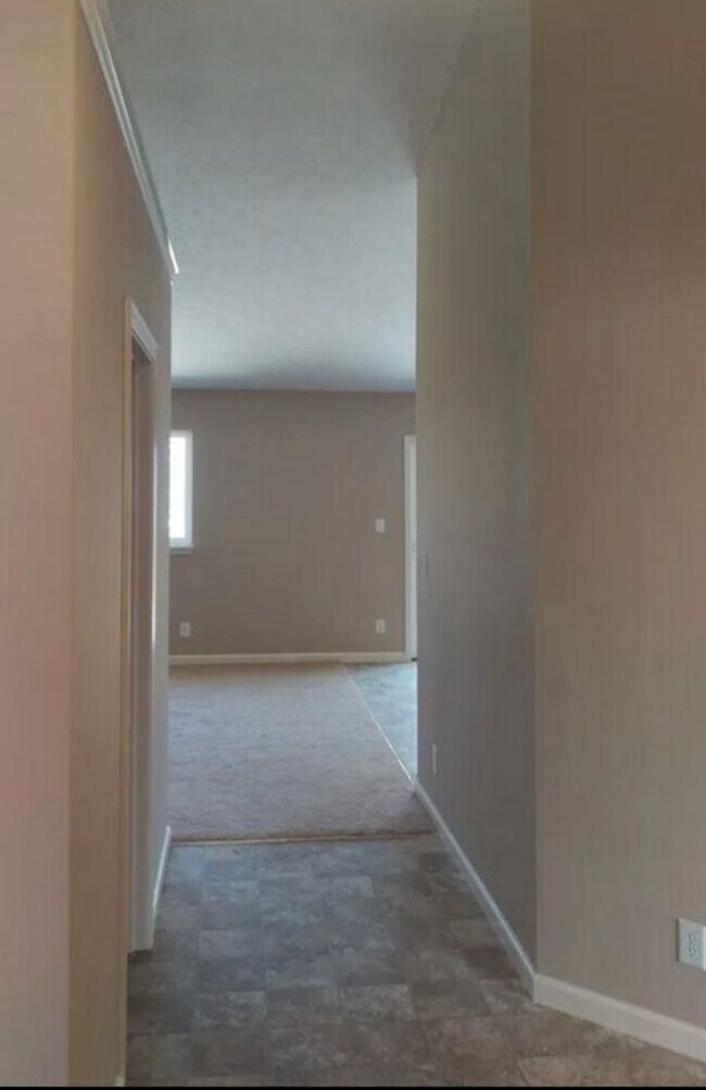 Building Photo - Charming 3-Bedroom Home in West Lafayette with 2-Car Garage & Washer/Dryer
