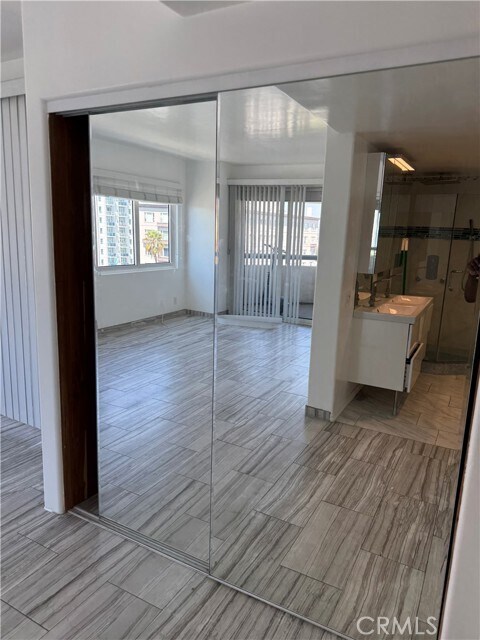Building Photo - 525 E Seaside Way