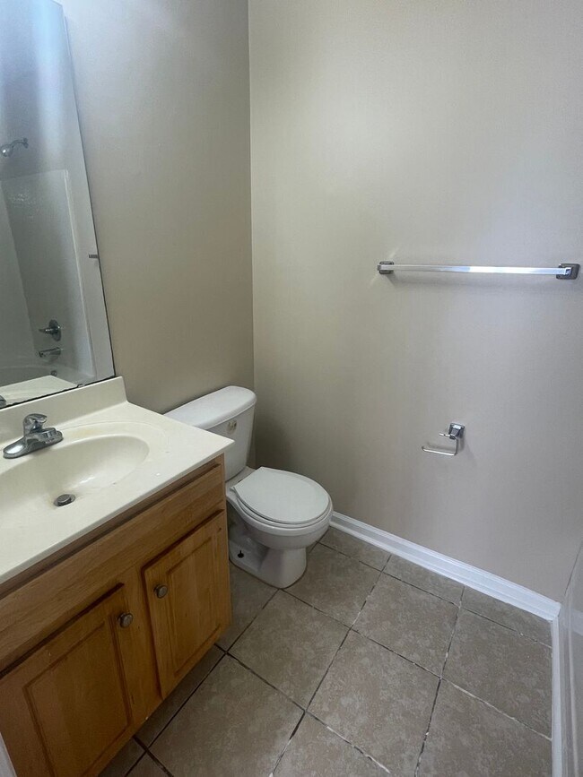 Building Photo - This cozy 3 bed 2 bath ranch home is on a corner lot in the Todd Park neighborhood