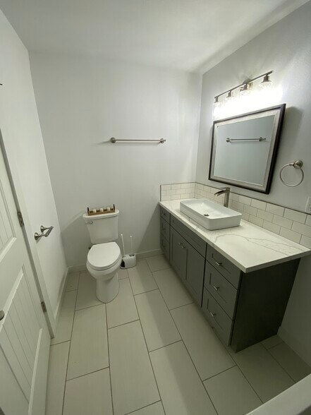 Bathroom - 69903 Ridling Rd