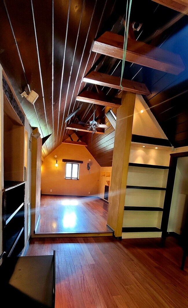 Building Photo - 2038 N Las Palmas Ave