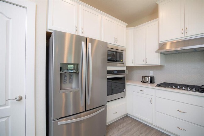 Building Photo - 7950 Delwin Ln