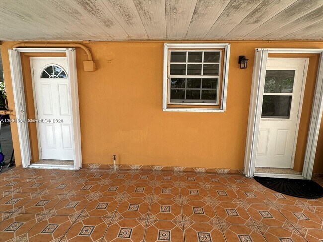 Building Photo - 10500 NW 28th Ct