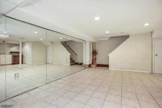 Building Photo - 30 E Young St