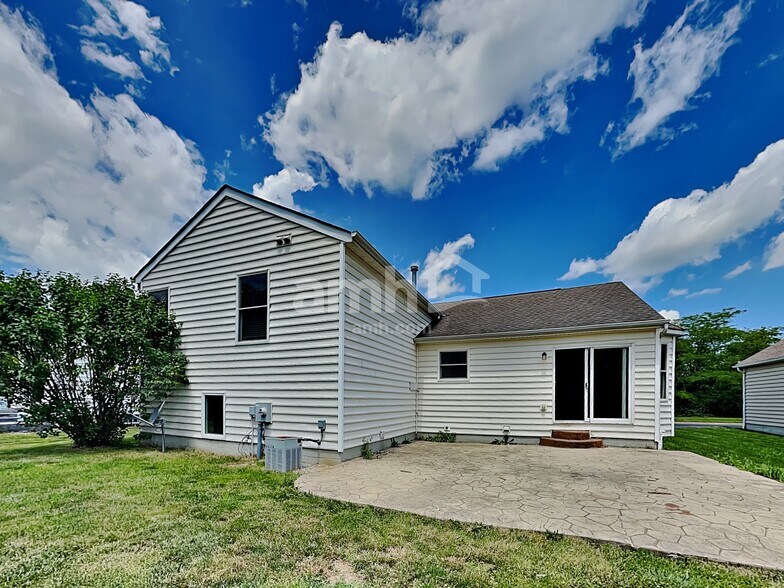 Building Photo - 5505 Dietrich Ave
