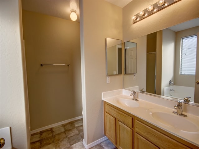 Building Photo - 3250 W Jessica Ln