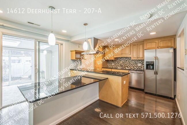 Building Photo - Stunning 3Bd/2Bth Cabot model TH with 2-ca...