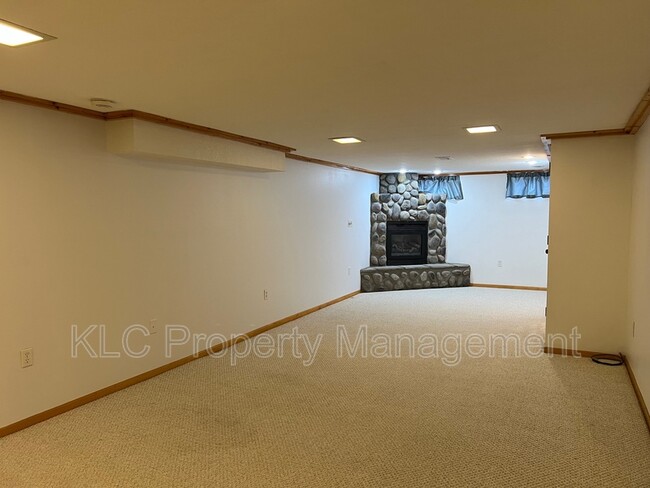 Building Photo - 4026 43rd St