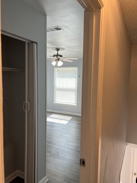 Building Photo - 6419 Baker Ct