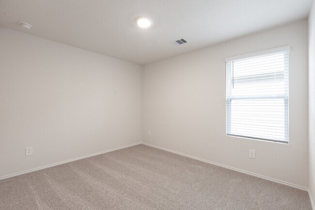 Building Photo - Harvest Creek Home Available for August Move-In!