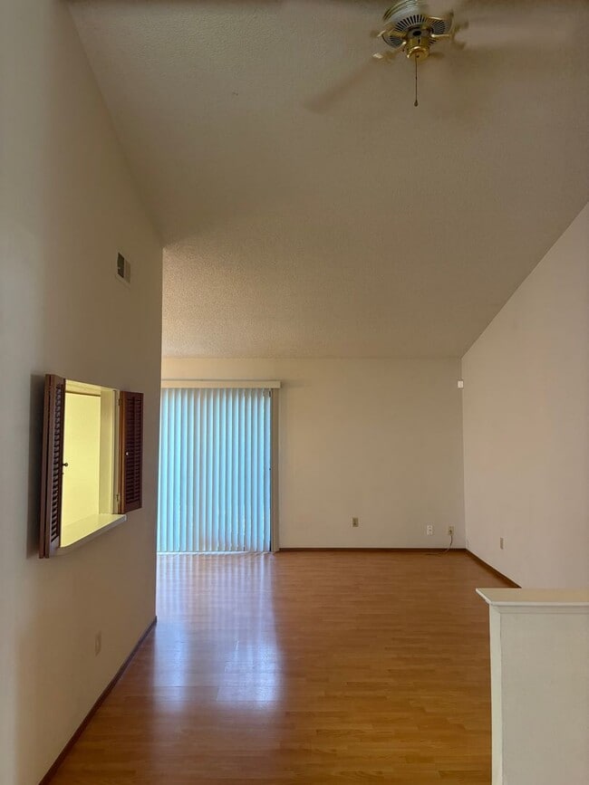 Building Photo - Spacious 3bed/2bath home in Antelope