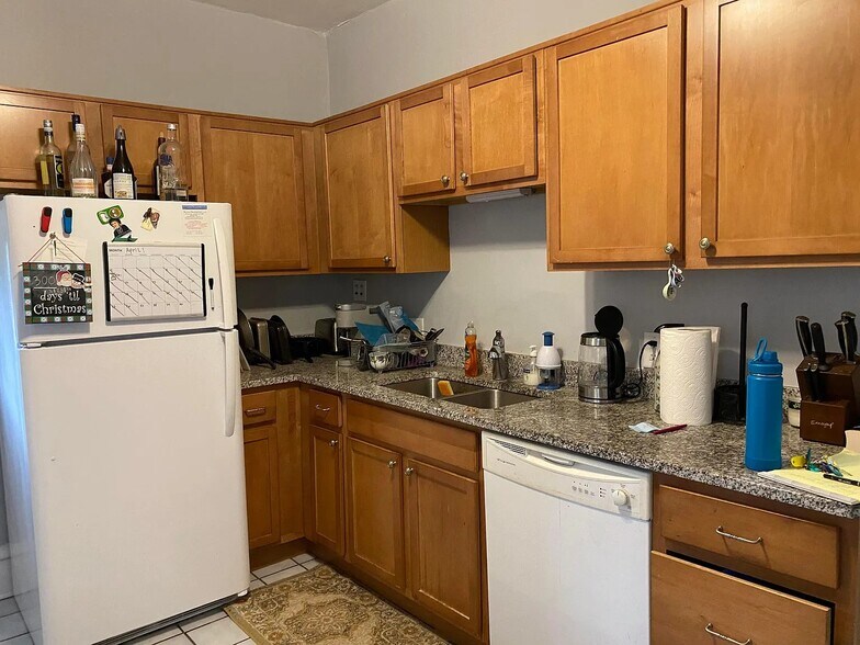 Kitchen - 219 W 1st Ave
