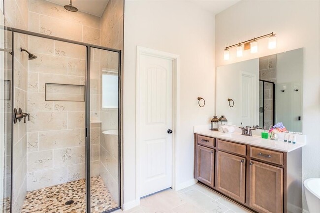 Building Photo - 8313 Silhouette St