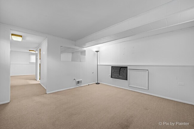 Building Photo - 538 Harold Ave