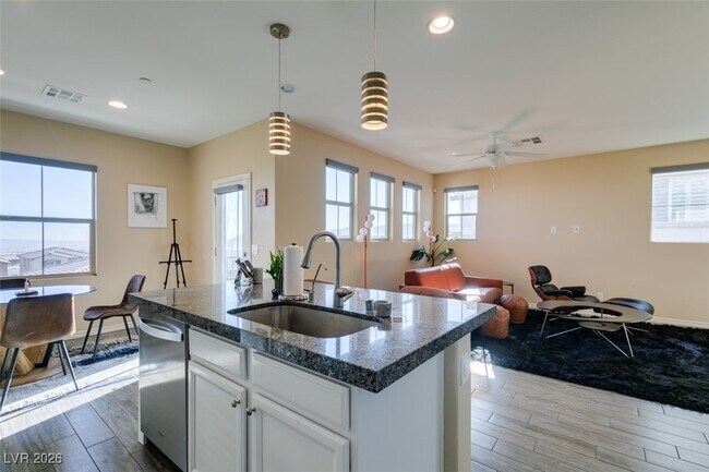 Building Photo - 172 Petaluma Valley Dr