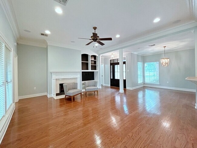 Building Photo - 3919 Meadow Ridge Dr