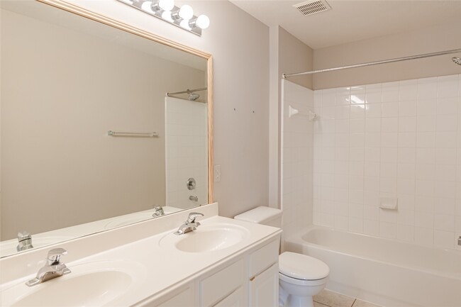 Building Photo - 119 S Merryweather Cir