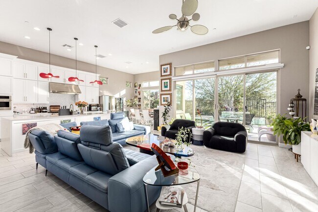 Building Photo - 7611 E Camino Vivaz